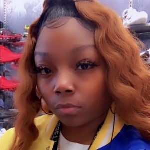 Meet your Posher, April